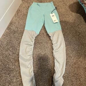 Alo yoga nwt XXS leggings